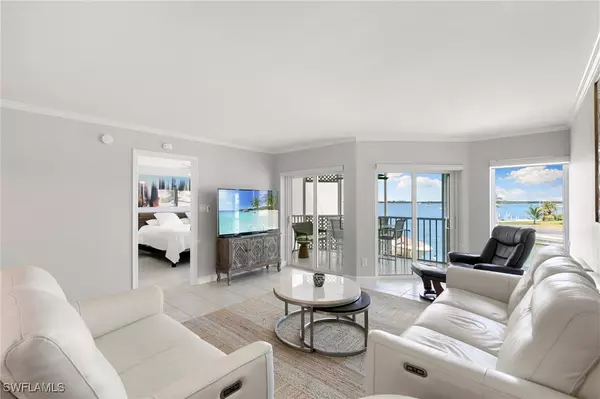 Marco Island, FL 34145,991 N Barfield DR #205