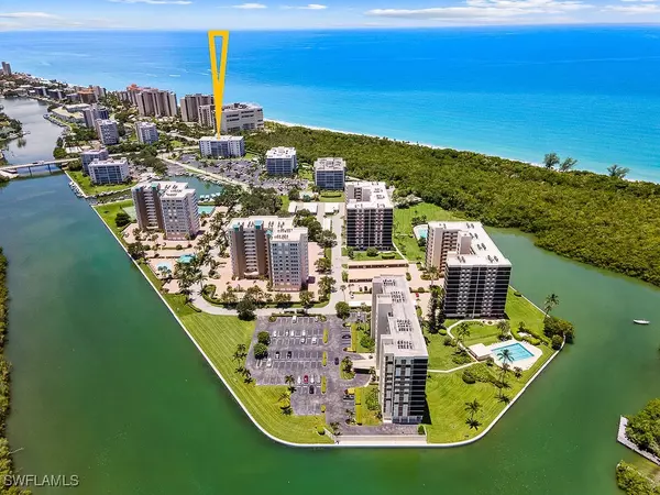 3 Bluebill AVE #303, Naples, FL 34108