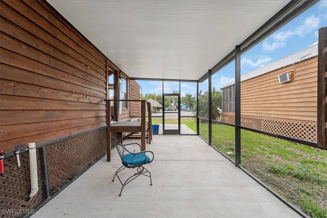 Everglades City, FL 34139,825 Copeland AVE S #5