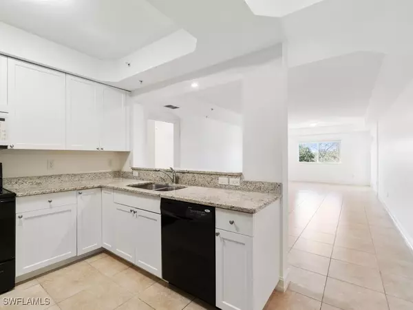 Naples, FL 34108,1100 Pine Ridge RD #B307