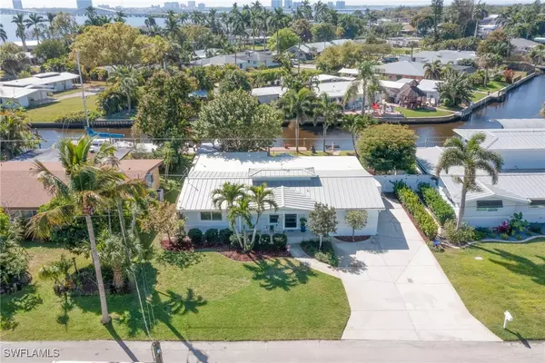 90 Cardinal DR, North Fort Myers, FL 33917
