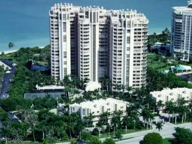 Naples, FL 34103,4021 Gulf Shore BLVD N #304