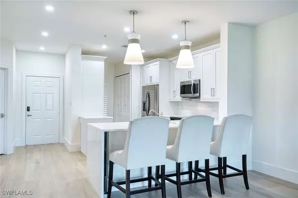 Naples, FL 34119,220 Vintage CIR #B103