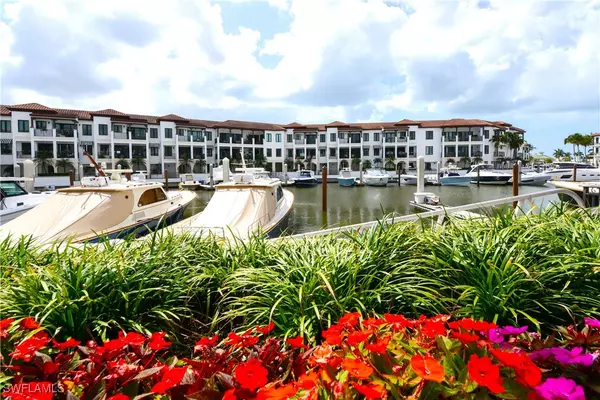 Naples, FL 34102,1530 5th AVE S #208C