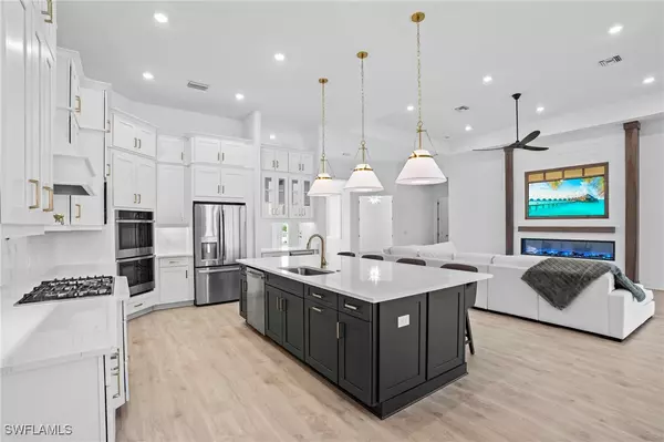 15398 Turin DR, Naples, FL 34114