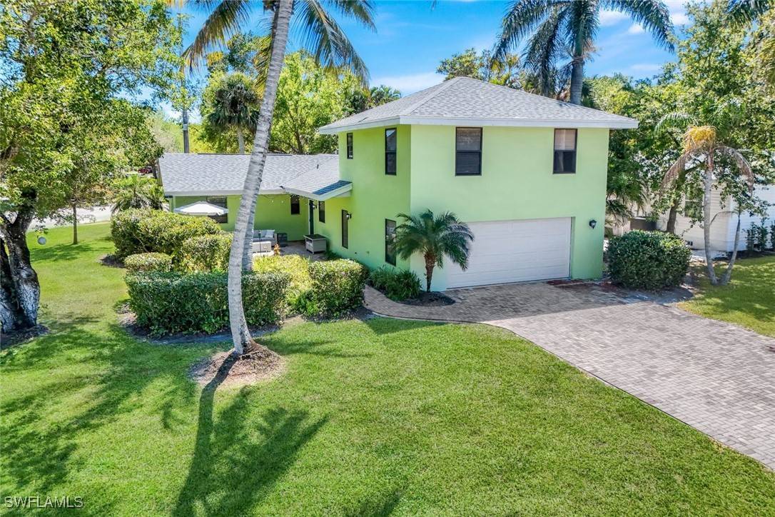 1275 8th AVE N, Naples, FL 34102