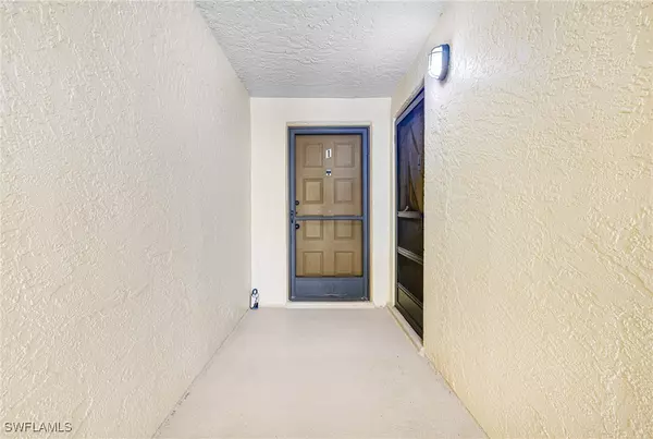 Fort Myers, FL 33912,13240 White Marsh LN #1