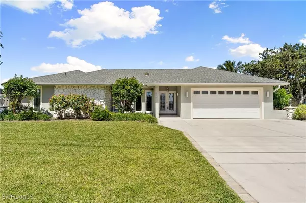 124 E North Shore AVE, North Fort Myers, FL 33917