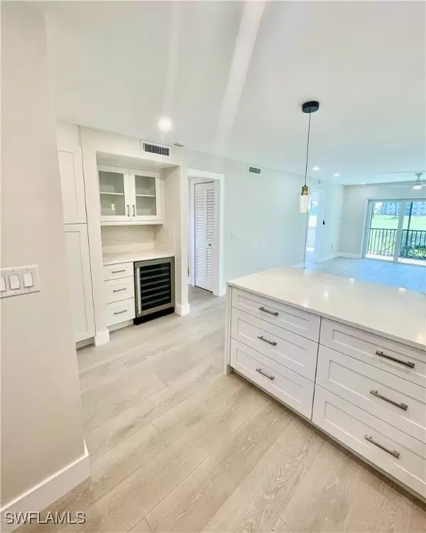 9 High Point CIR N #108, Naples, FL 34103