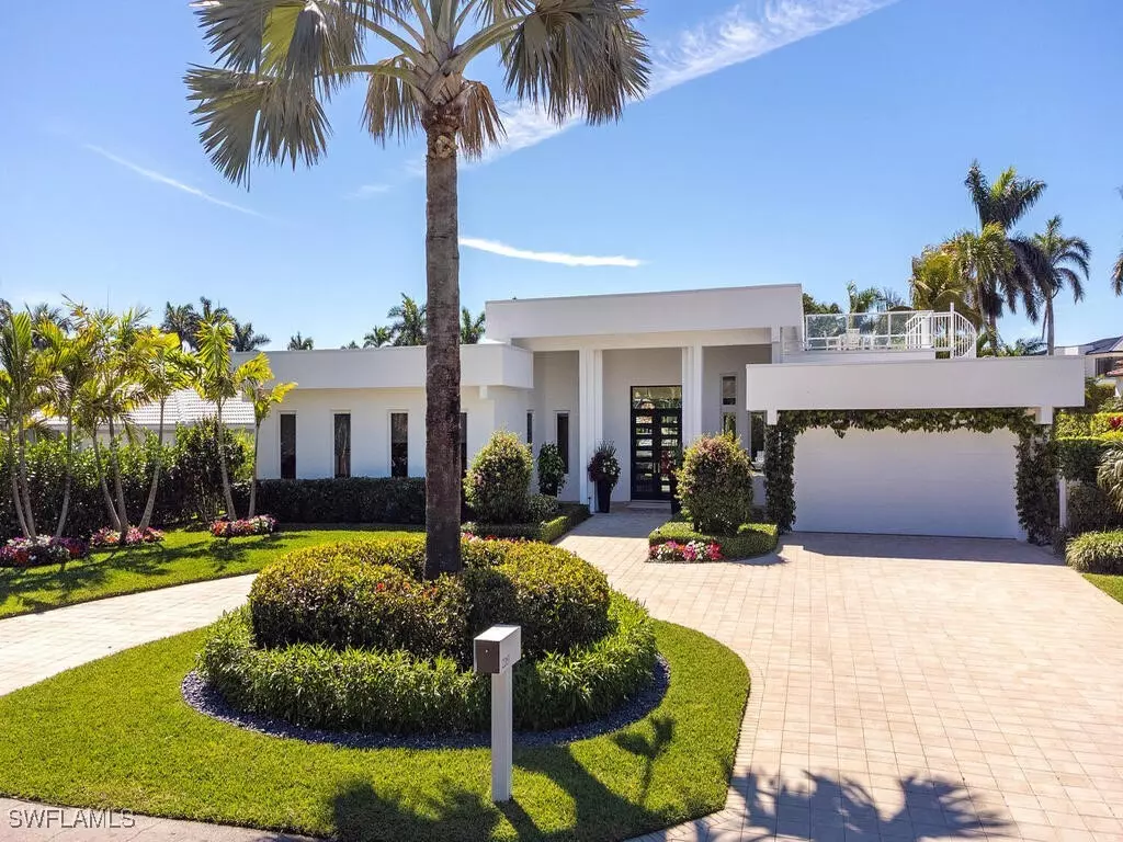 Naples, FL 34102,2261 Trout CT