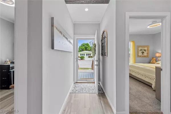 North Fort Myers, FL 33903,75 Sanders CT