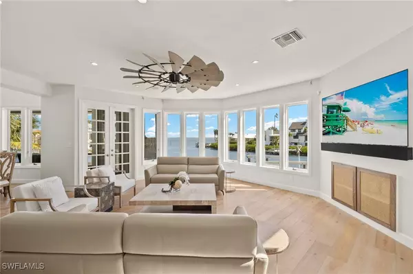 Sanibel, FL 33957,1490 Angel DR