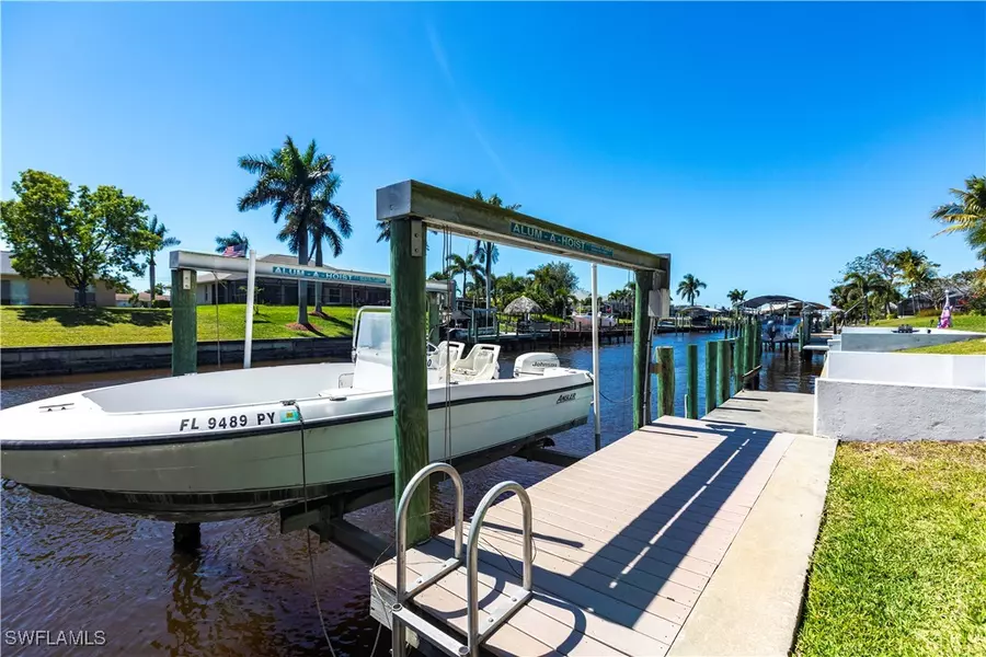1514 Shelby Pkwy, Cape Coral, FL 33904