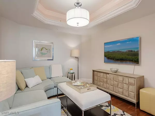 Naples, FL 34108,8990 Bay Colony DR #1202