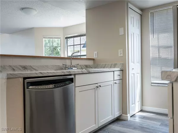 Kissimmee, FL 34746,5007 LAGUNA BAY CIR #37