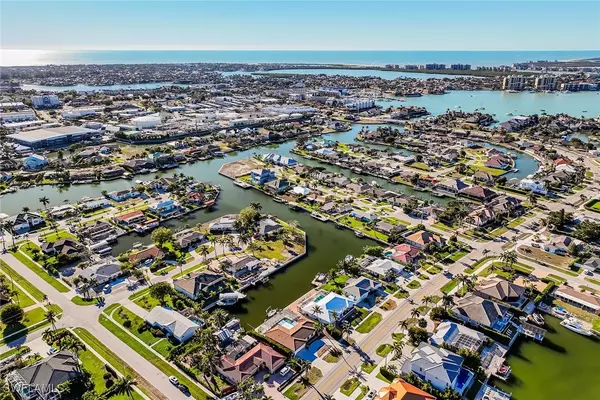 Marco Island, FL 34145,828 N Barfield DR
