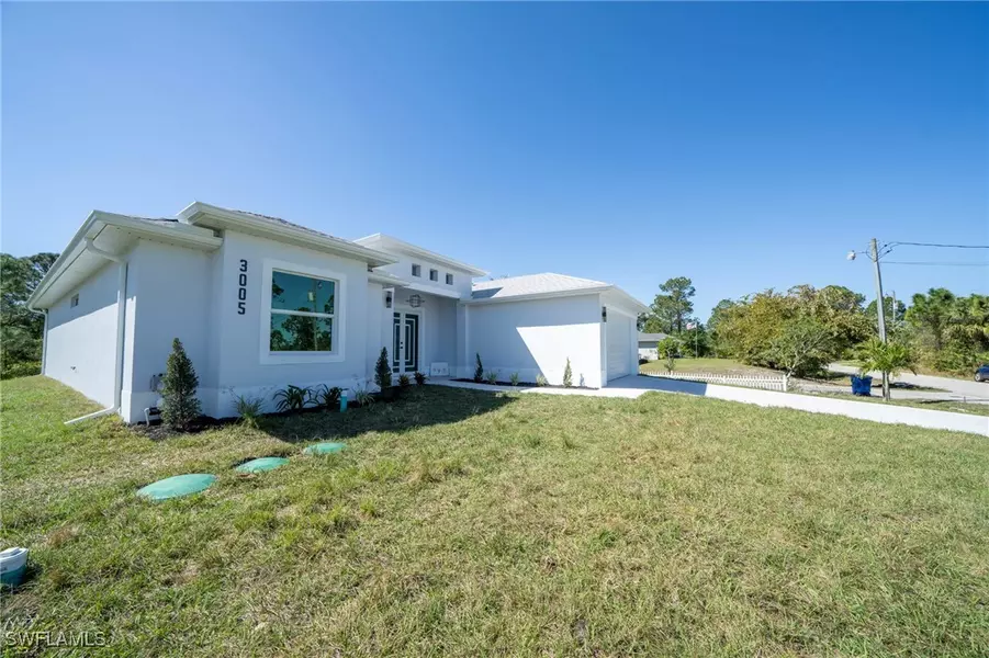 3005 52nd ST W, Lehigh Acres, FL 33971