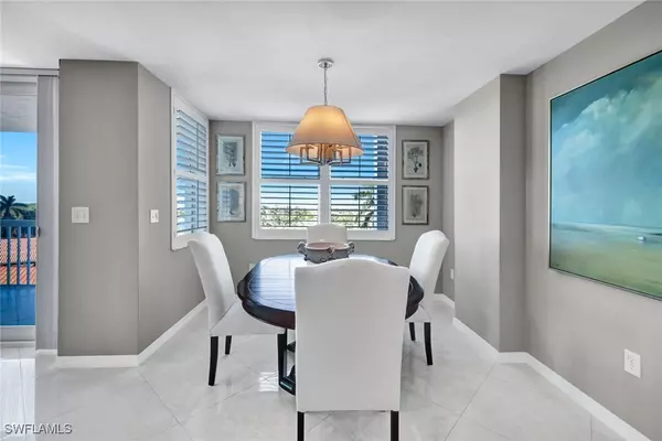 Naples, FL 34108,6585 NICHOLAS BLVD #404