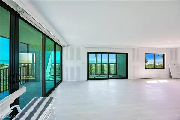 Sanibel, FL 33957,1401 Middle Gulf DR #O206