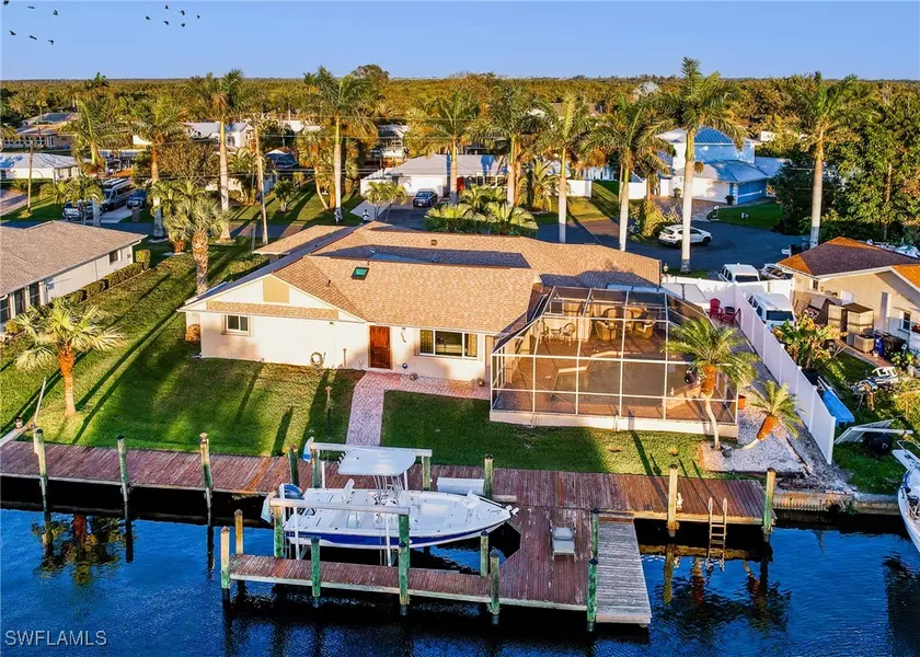 2151 Cape WAY, North Fort Myers, FL 33917