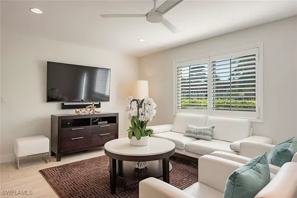 Naples, FL 34103,705 Neapolitan WAY #705