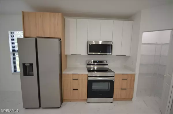 Fort Myers, FL 33916,2188 Barker BLVD