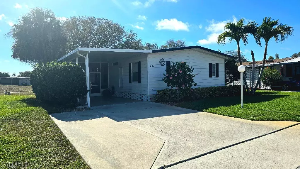 Naples, FL 34112,537 Charlemagne BLVD
