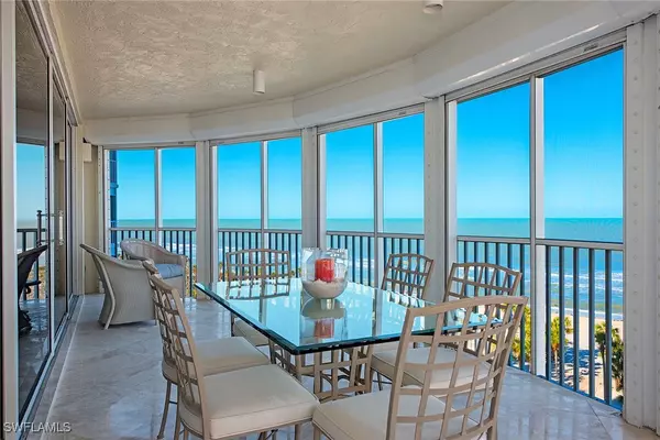 Naples, FL 34108,8111 Bay Colony DR #604