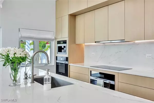 Naples, FL 34108,7063 Villa Lantana WAY #3