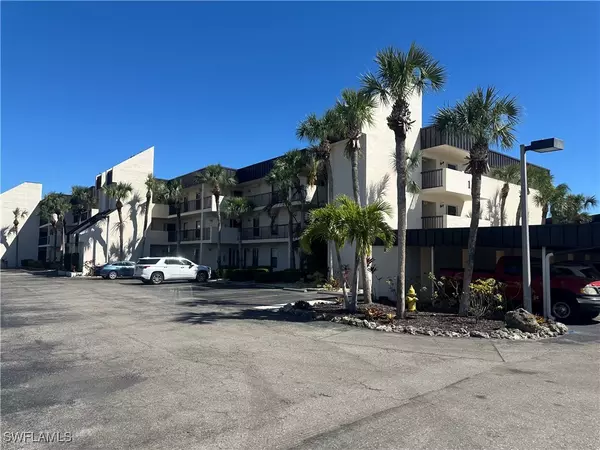 Fort Myers, FL 33919,6979 Winkler RD #111