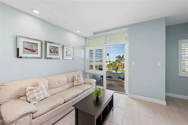 Marco Island, FL 34145,220 Seaview CT #305