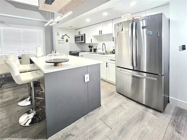 Fort Myers, FL 33907,5529/5531 10th AVE