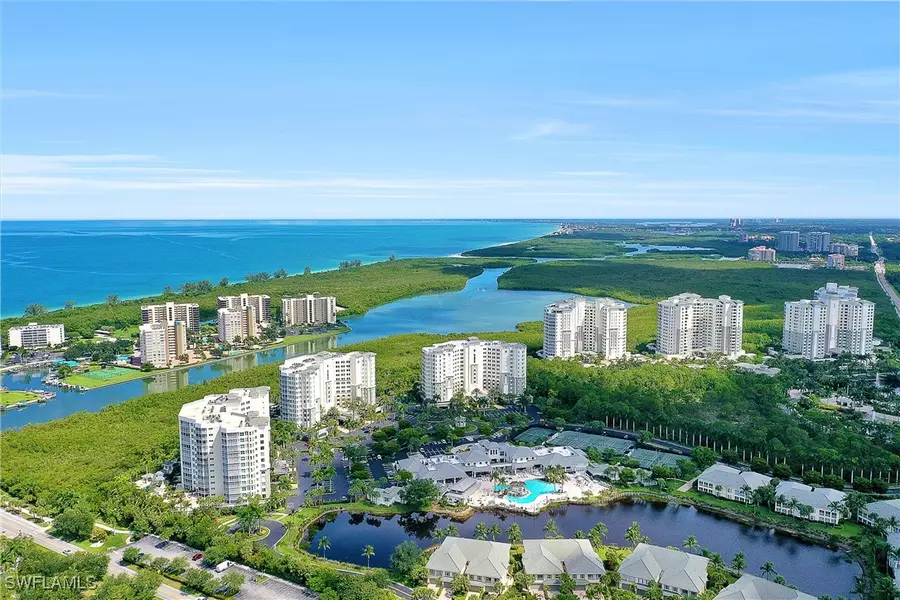 285 Grande WAY #T-5, Naples, FL 34110