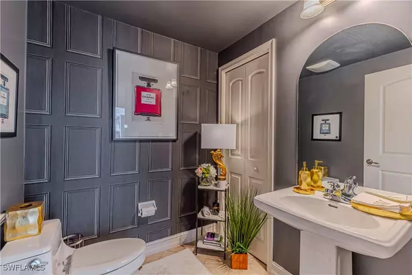 Naples, FL 34108,1100 Pine Ridge RD #400