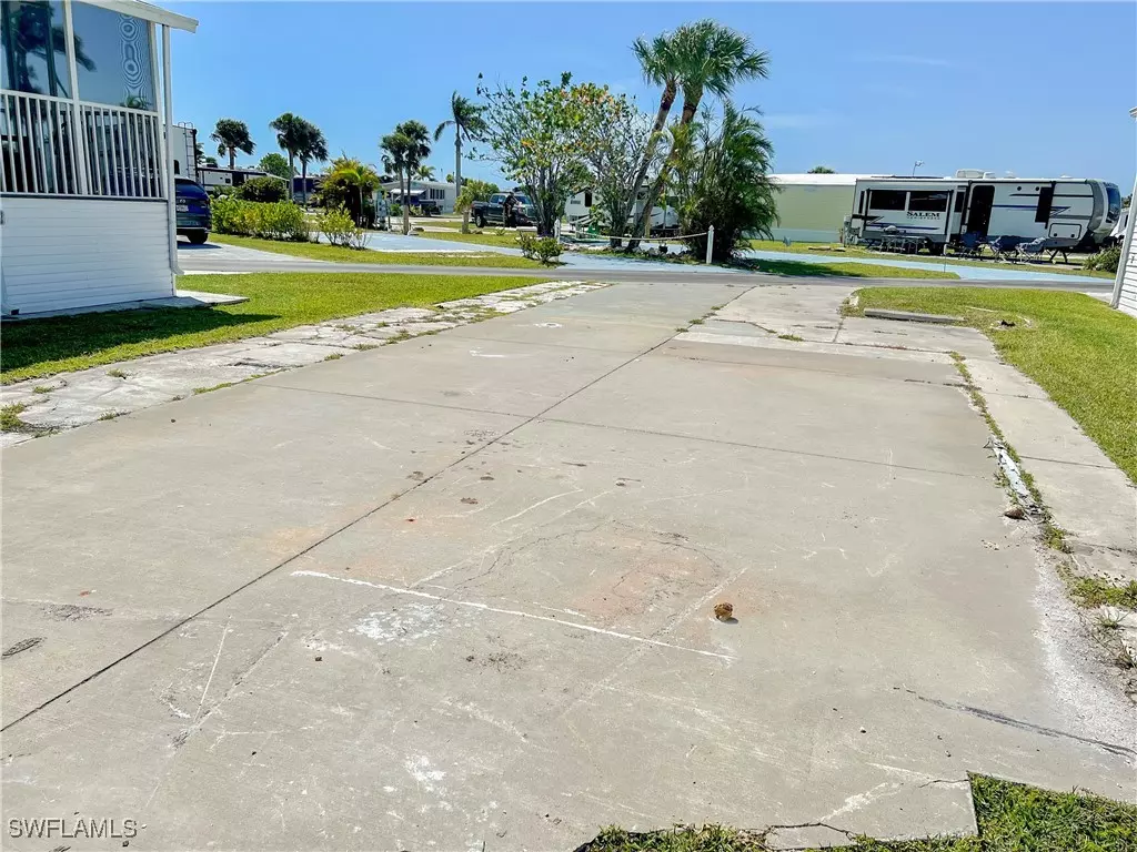 Fort Myers, FL 33908,19681 Summerlin #495 RD