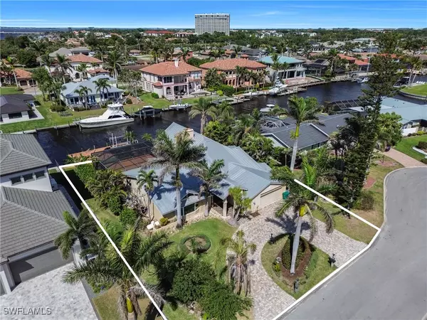Fort Myers, FL 33919,813 Cape View DR
