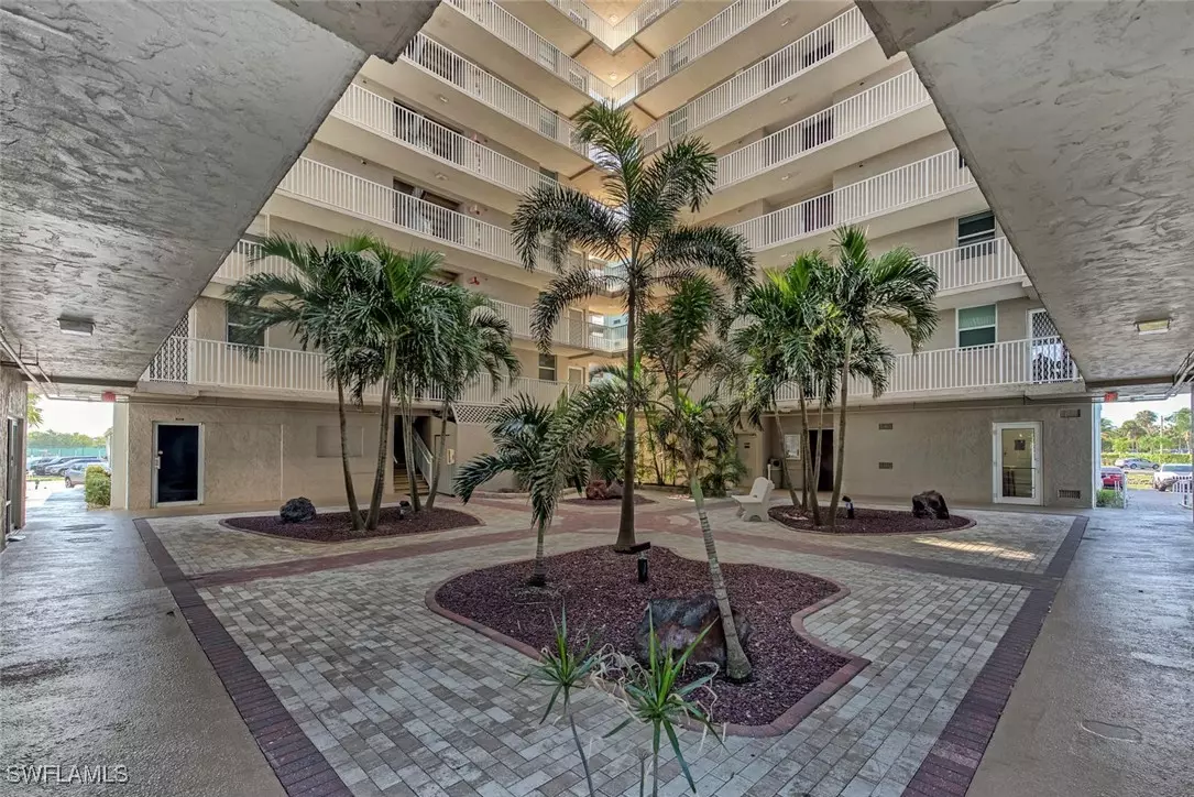Bonita Springs, FL 34134,5900 Bonita Beach RD SW #1004