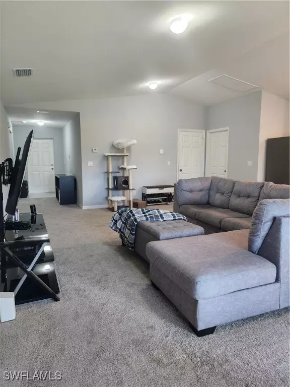 Cape Coral, FL 33909,1028 NE 36th LN