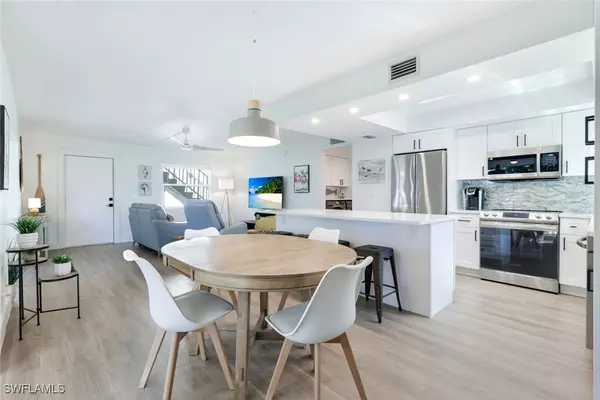 Naples, FL 34102,1549 Sandpiper ST #53