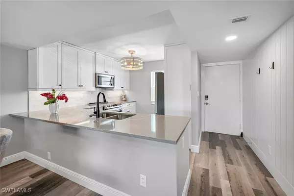 Naples, FL 34103,4200 Belair LN #303