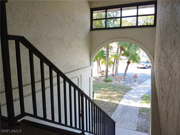 Fort Myers, FL 33919,8121 S Woods CIR #8