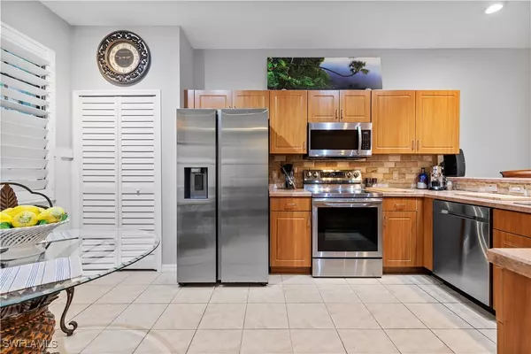 Naples, FL 34119,14705 Sutherland AVE #102