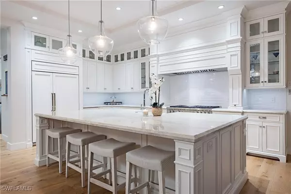 Naples, FL 34102,670 Mooring Line DR