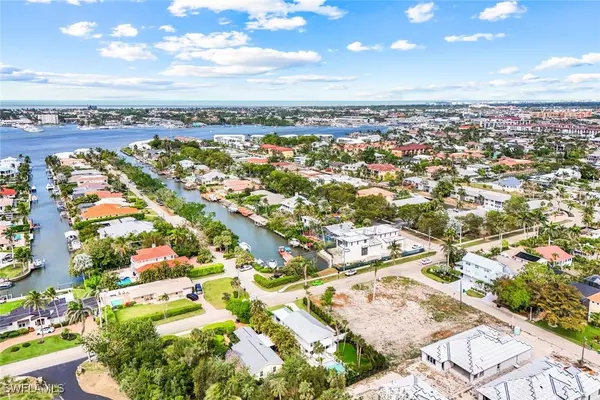 Naples, FL 34102,1437 Sandpiper ST
