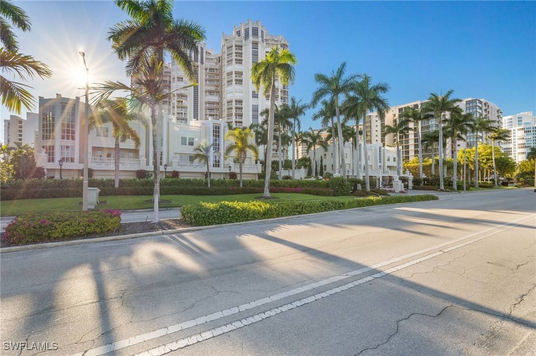 4021 Gulf Shore BLVD N #202, Naples, FL 34103