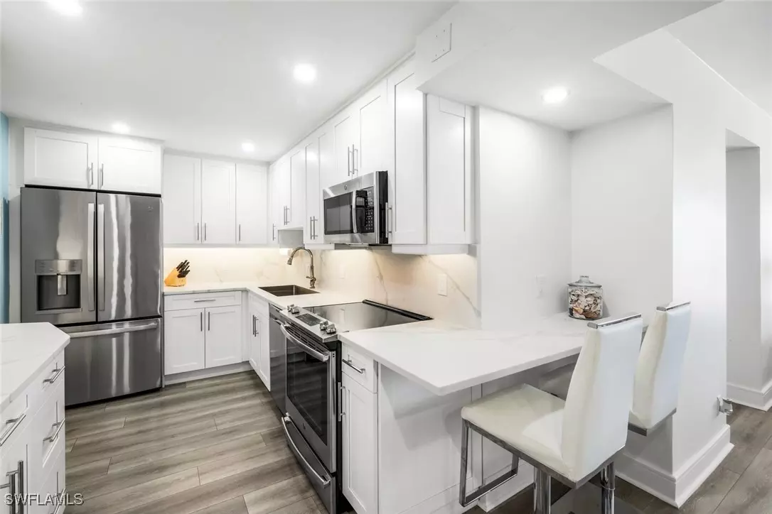 Naples, FL 34103,4005 Gulf Shore BLVD N #404