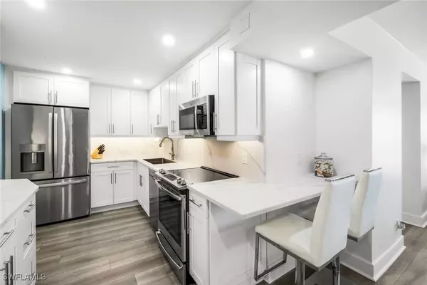 4005 Gulf Shore BLVD N #404, Naples, FL 34103