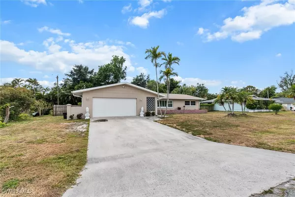 1020 Sumica DR, Fort Myers, FL 33919