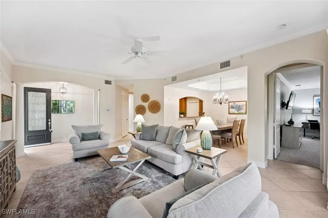 Naples, FL 34109,2817 Tiburon Blvd E #101