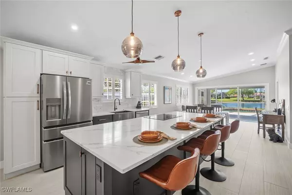 3701 Yakobi LN, Naples, FL 34119